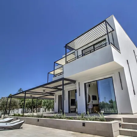 Watanave Luxury Corfu Villa *